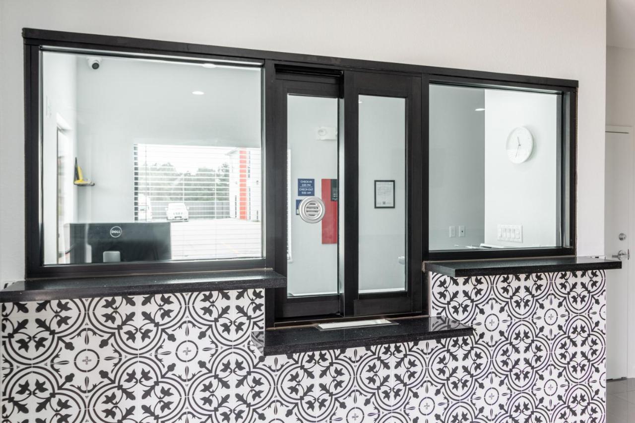 Americas Value & Kingwood Iah Airport Hotel Humble